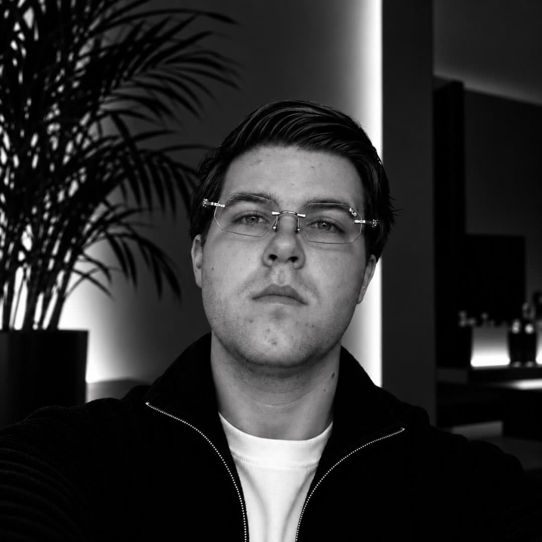 Rowan, founder of Asyqa